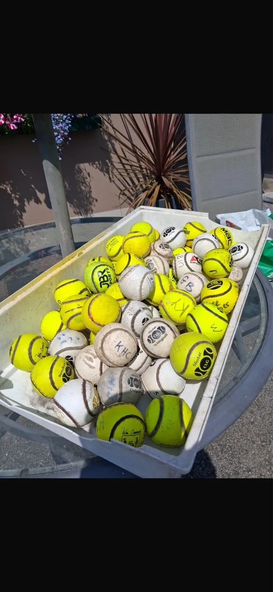 O Neil’s footballs and sliotars - Image 2