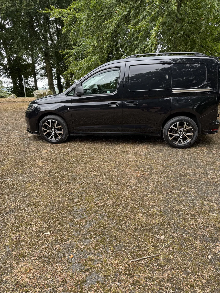 Volkswagen Caddy 2022 - Image 2