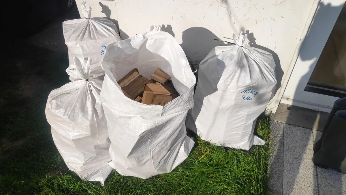 Kindling - firewood in bags of 15 Kg - Image 1