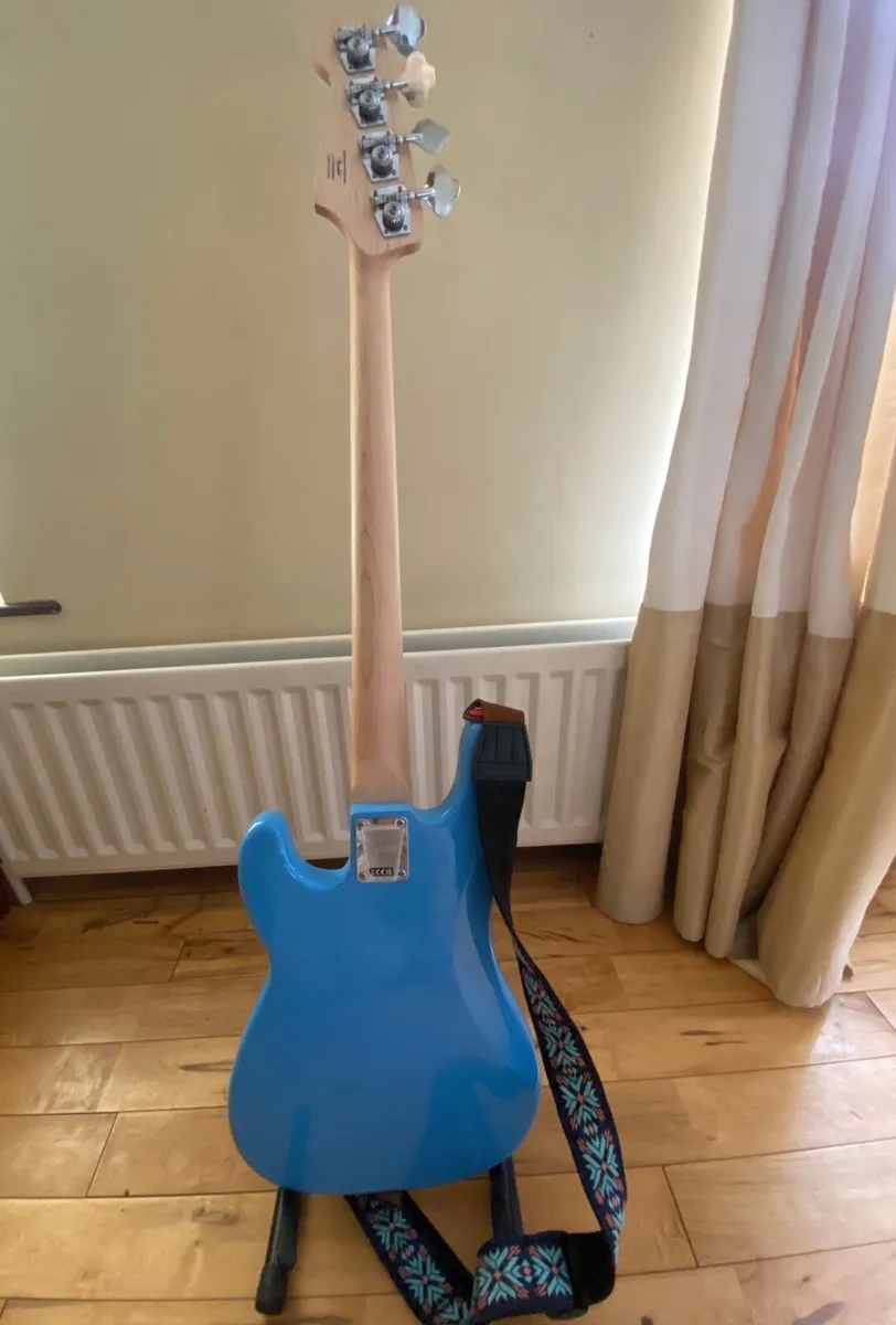 Fender Squier Sonic Precision Bass –As New - Image 2