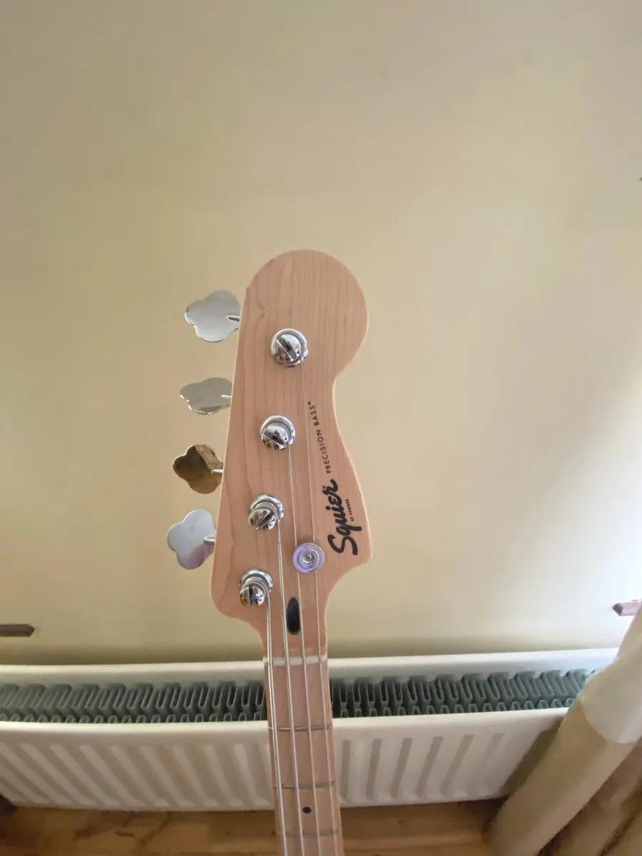 Fender Squier Sonic Precision Bass –As New - Image 3