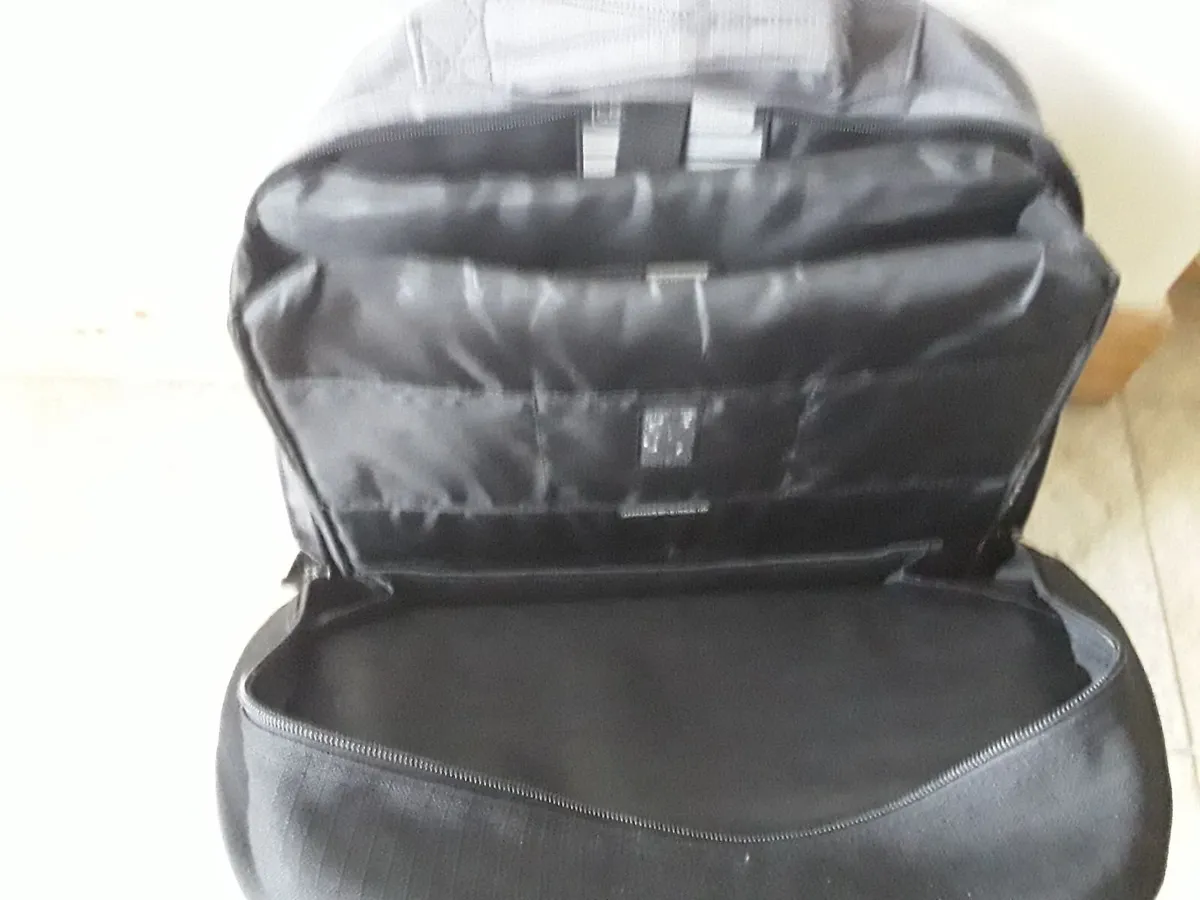New condition laptop rough sack - Image 3