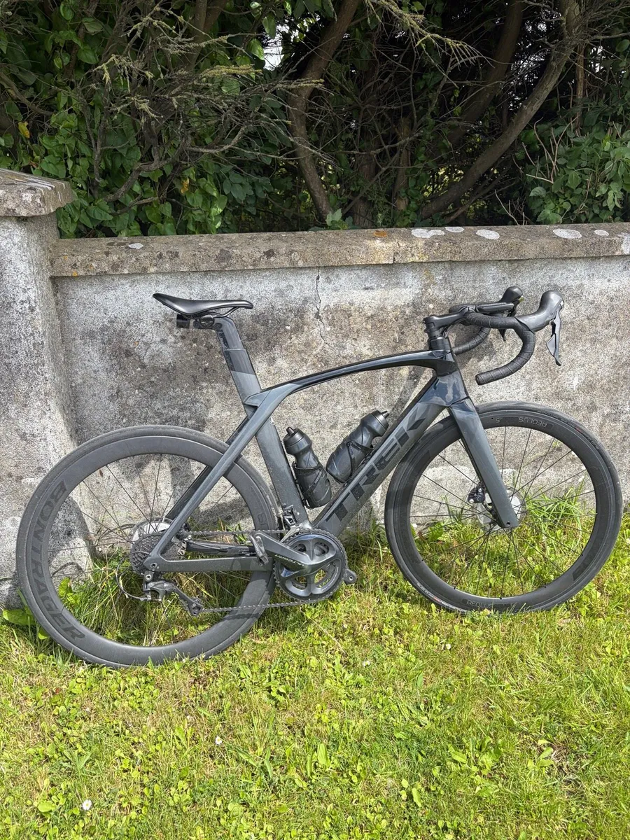 Trek Madone SL6 M/L 56cm - Image 1