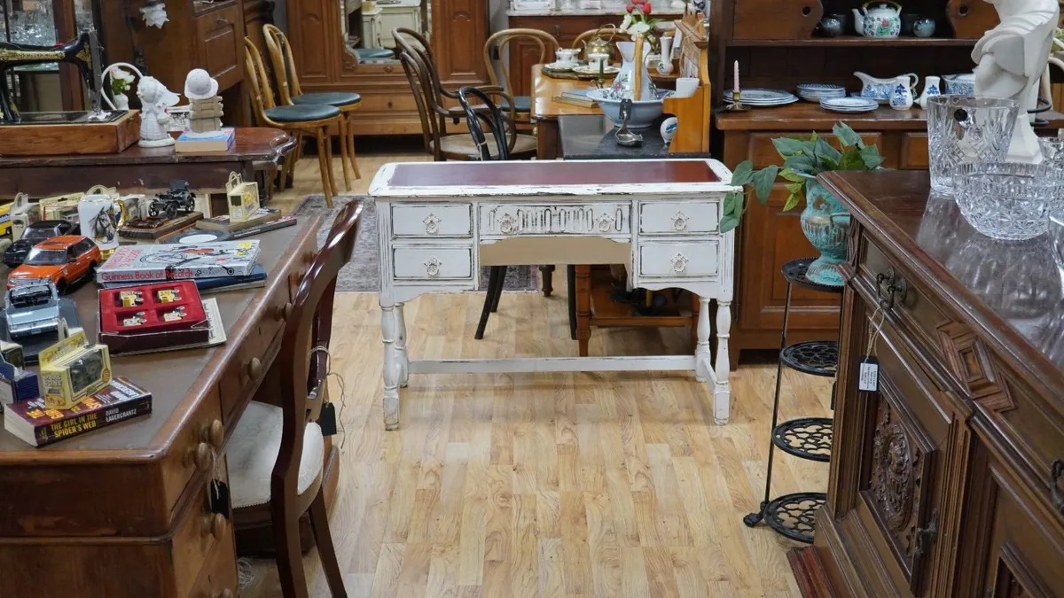 Vintage Shabby Chic Leather Top Desk - Image 1
