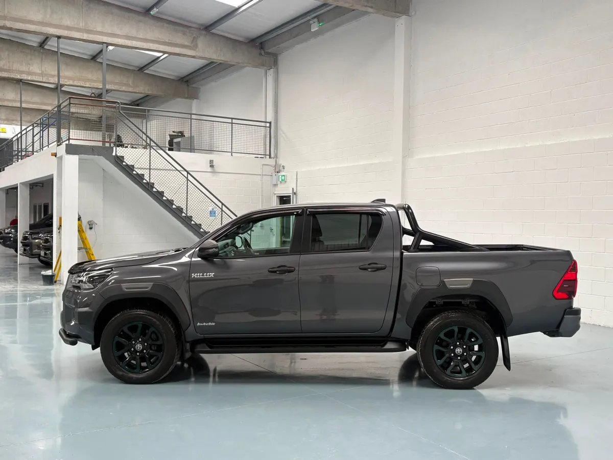 Toyota Hilux 2025 - Image 4