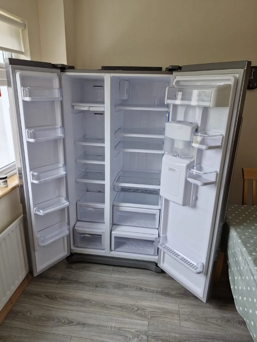Samsung 520L American-Style Fridge Freezer - Image 2