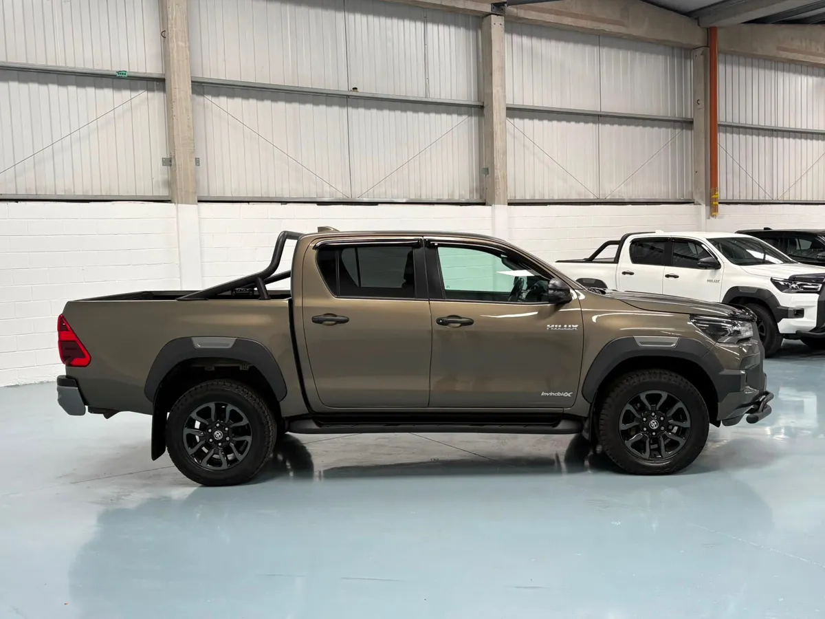 Toyota Hilux 2023 - Image 4