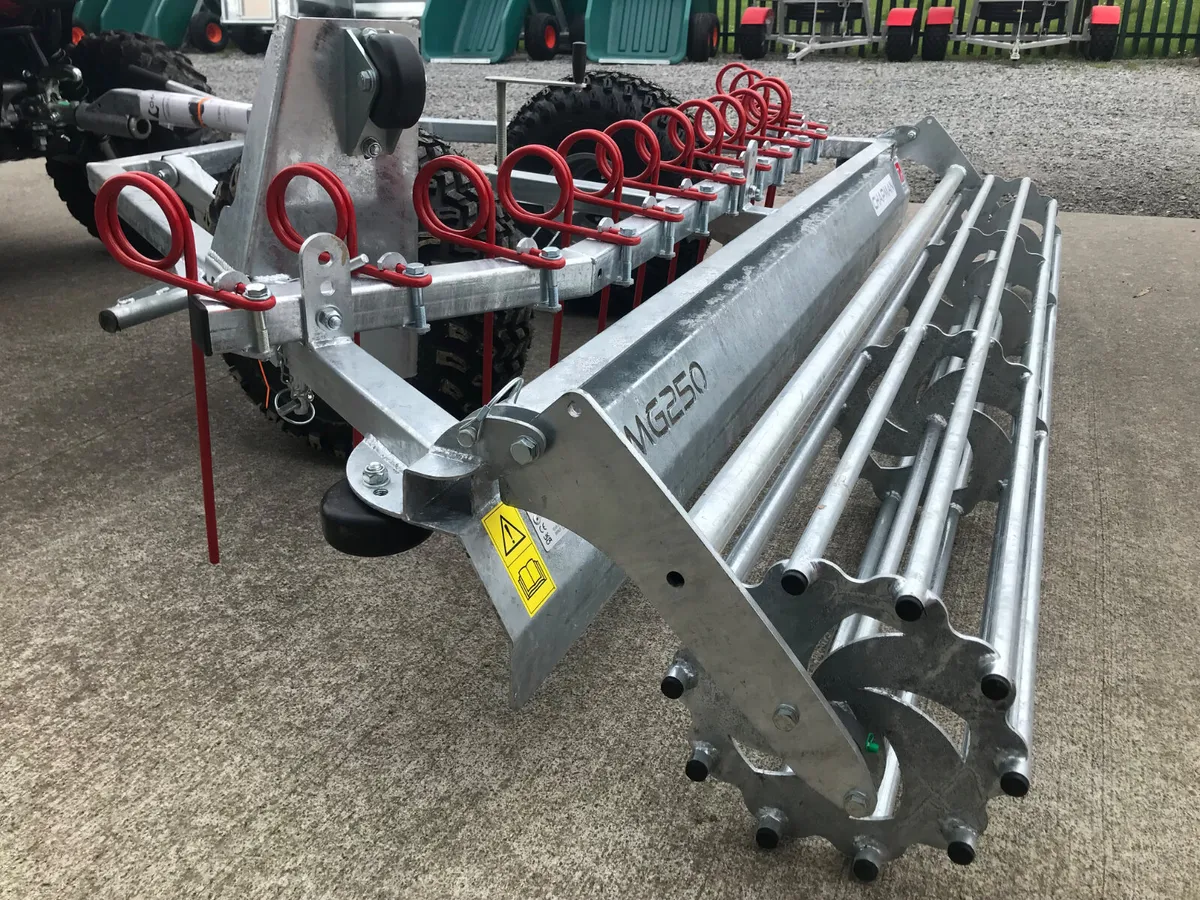 Chapman Arena Leveller with Roller - Image 1
