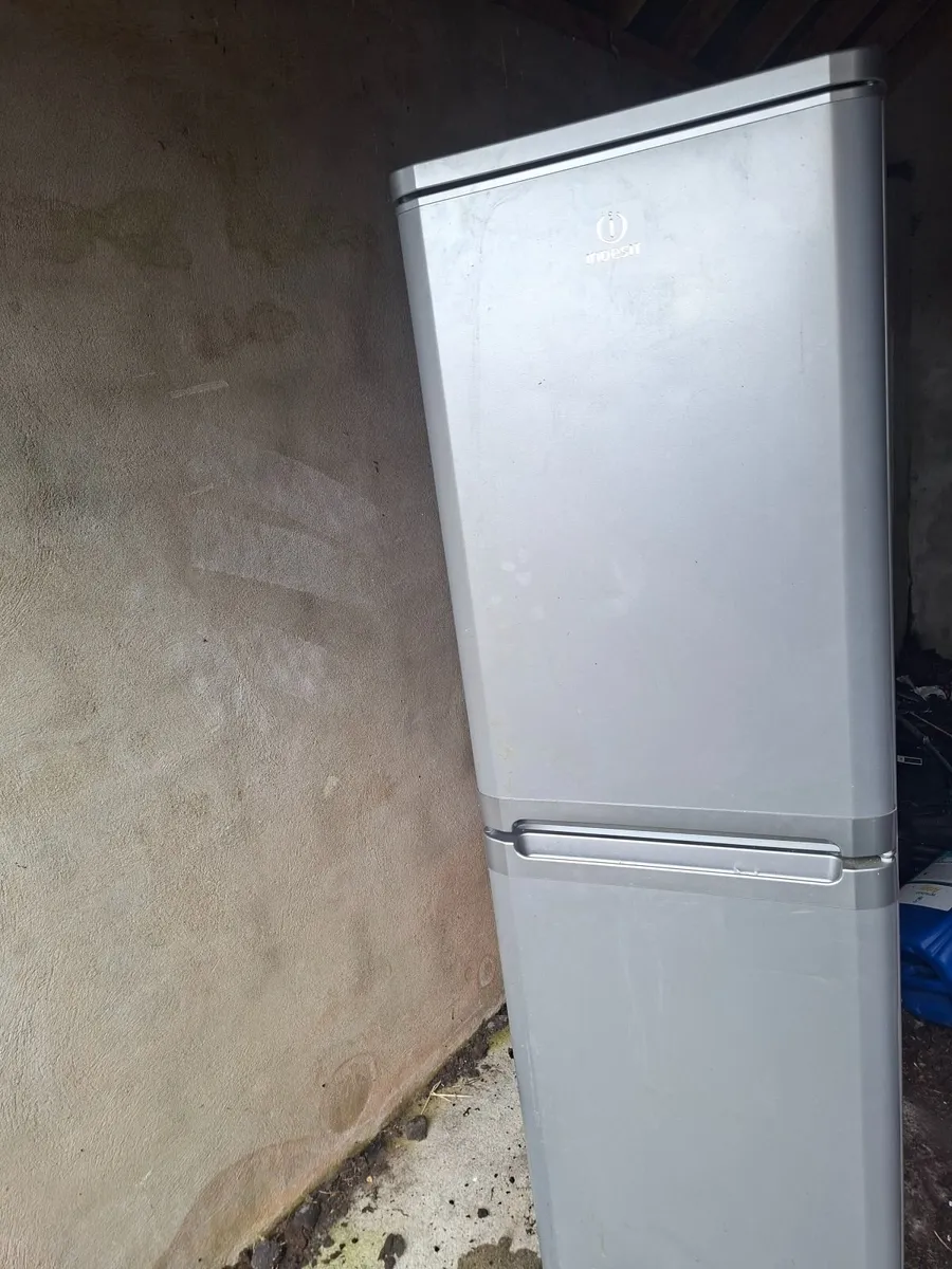 Fridge freezer