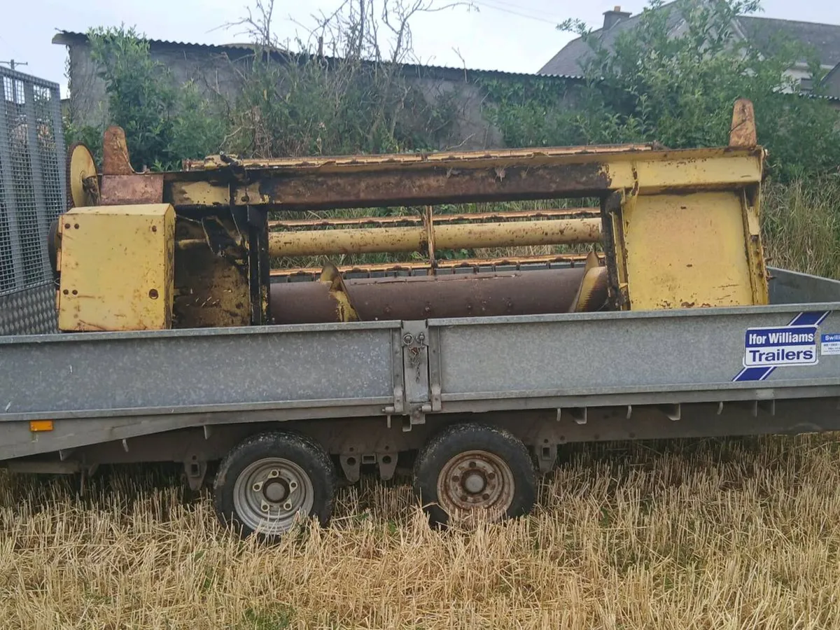 New holland combine 1530 and 122 for parts - Image 2