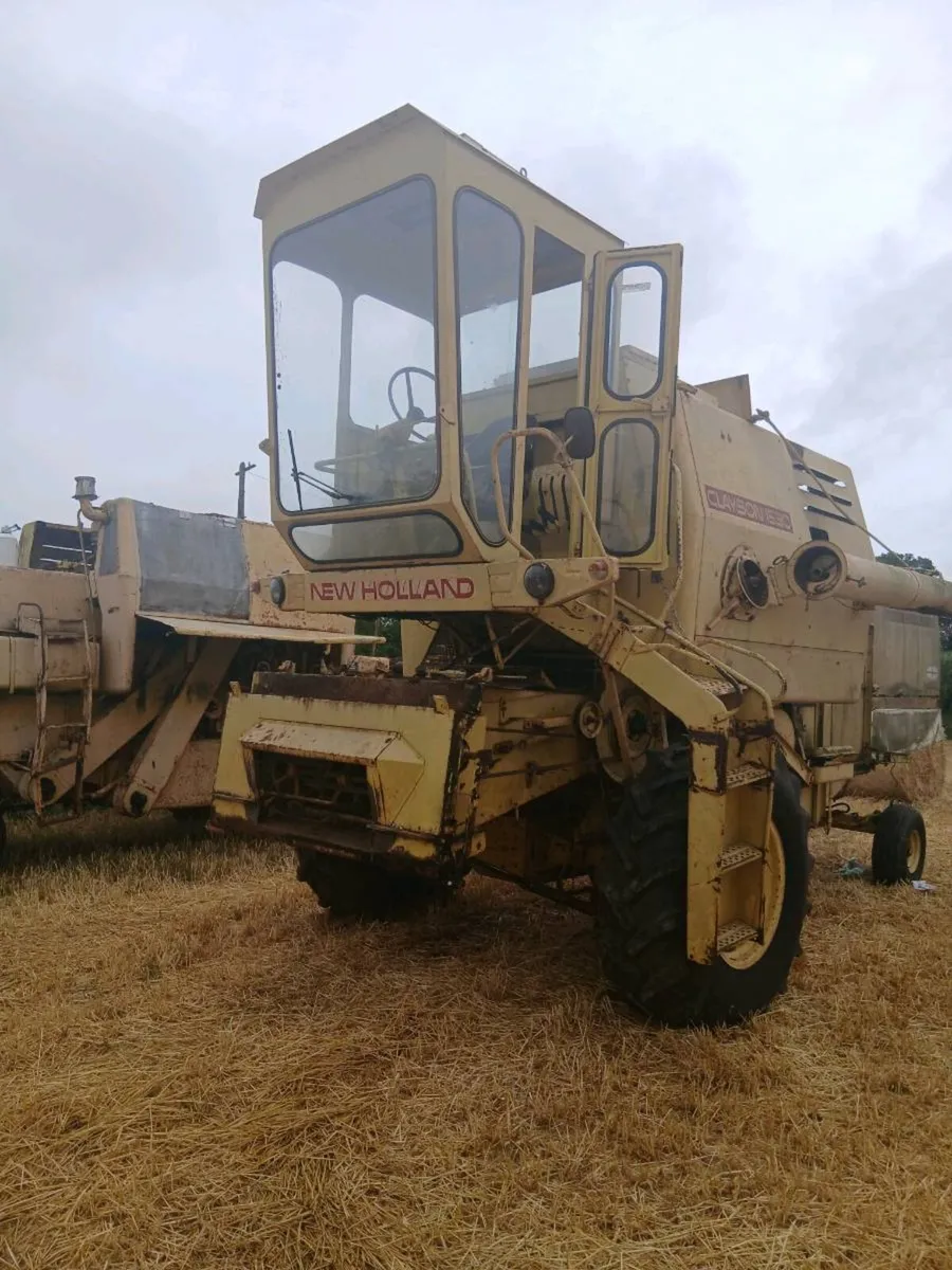 New holland combine 1530 and 122 for parts - Image 1