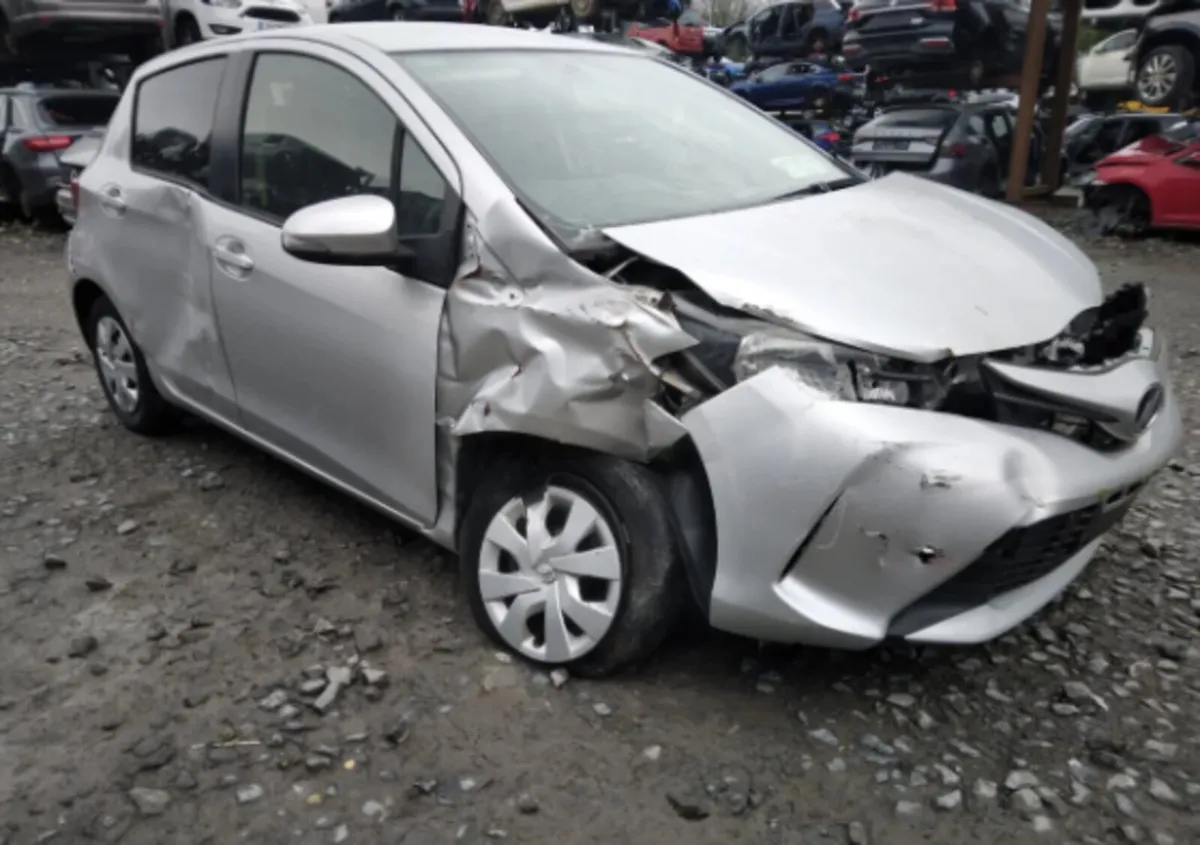 2010-2020 MK3 Toyota Vitz For Breaking - Image 3