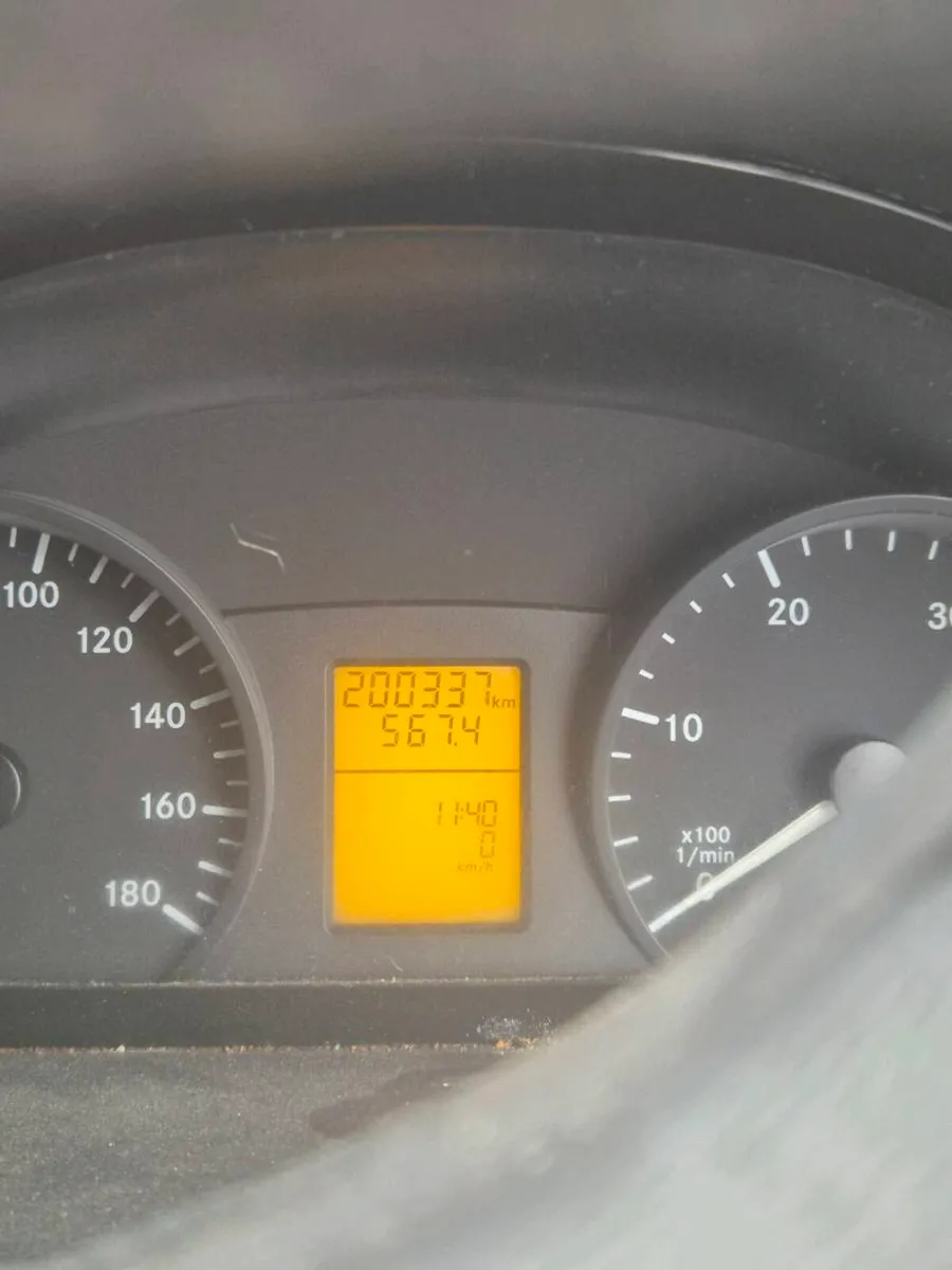 Mercedes sprinter twin wheel  Automatic - Image 3