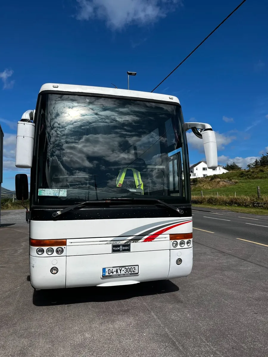53-seater coach Volvo - Image 1
