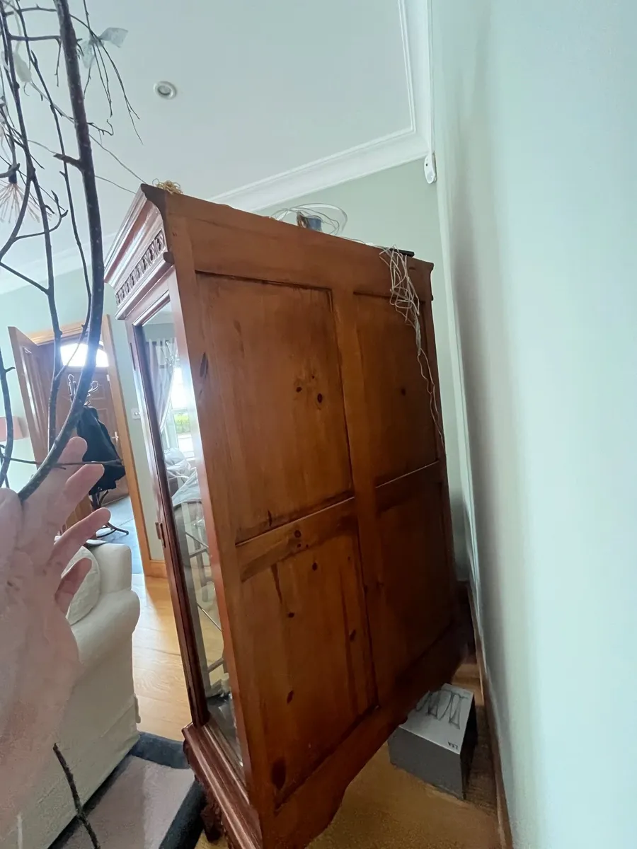 China cabinet - Image 2