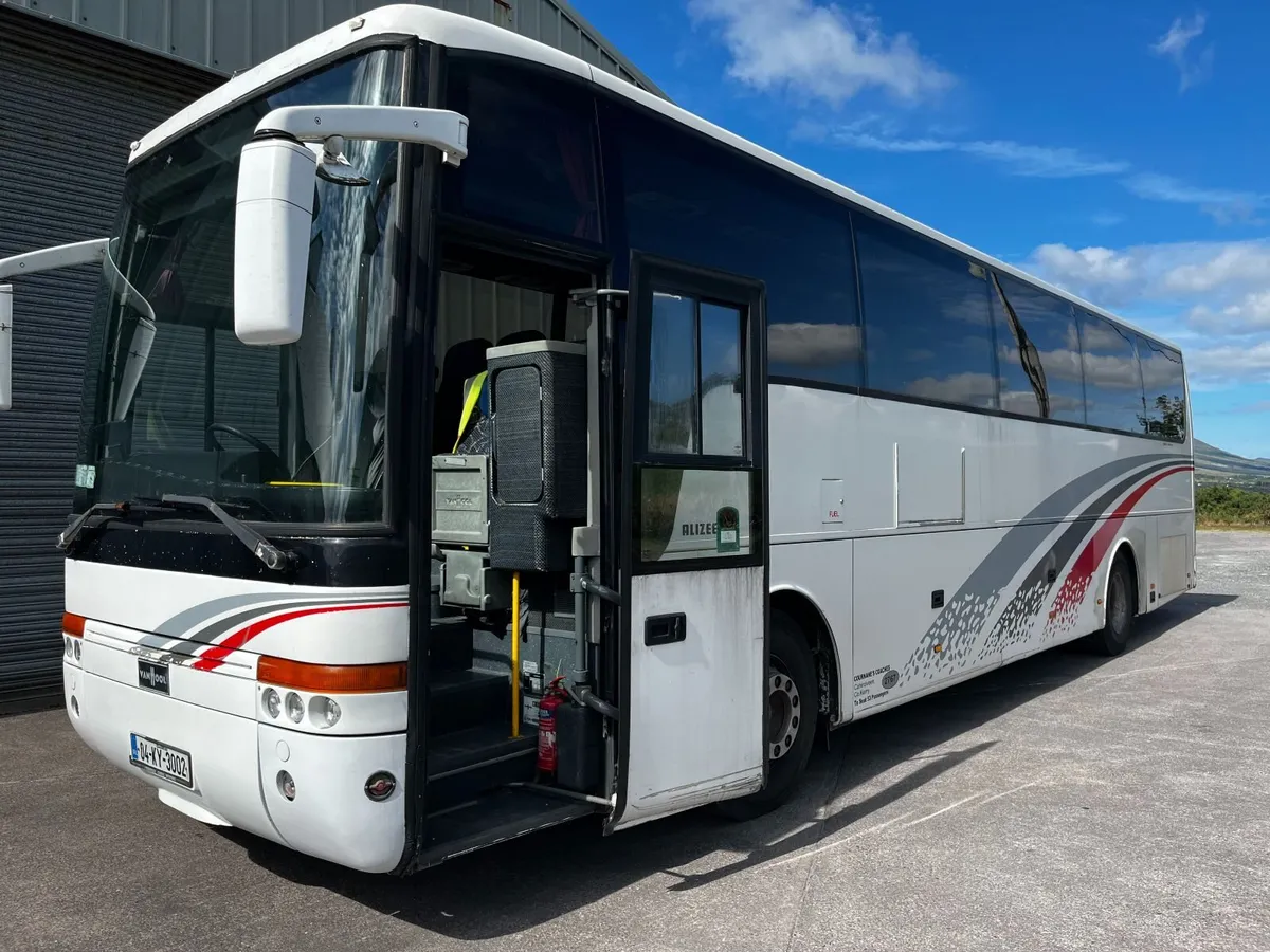 53-seater coach Volvo - Image 2