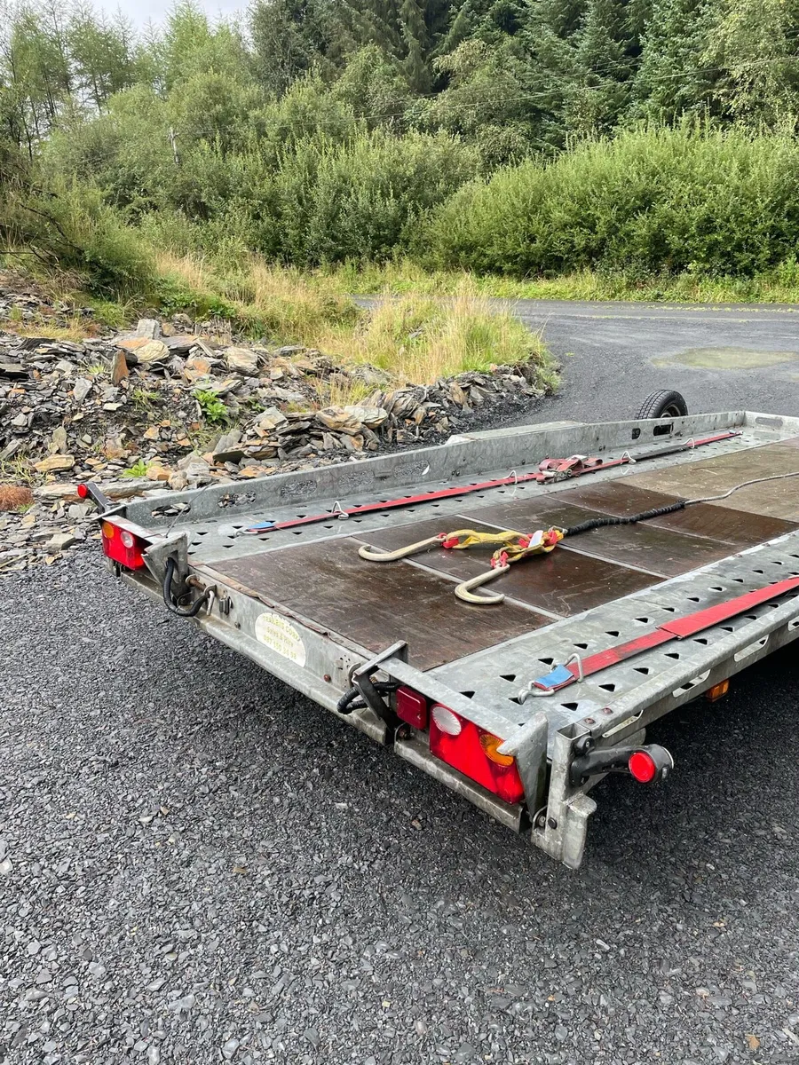 Car - Image 2