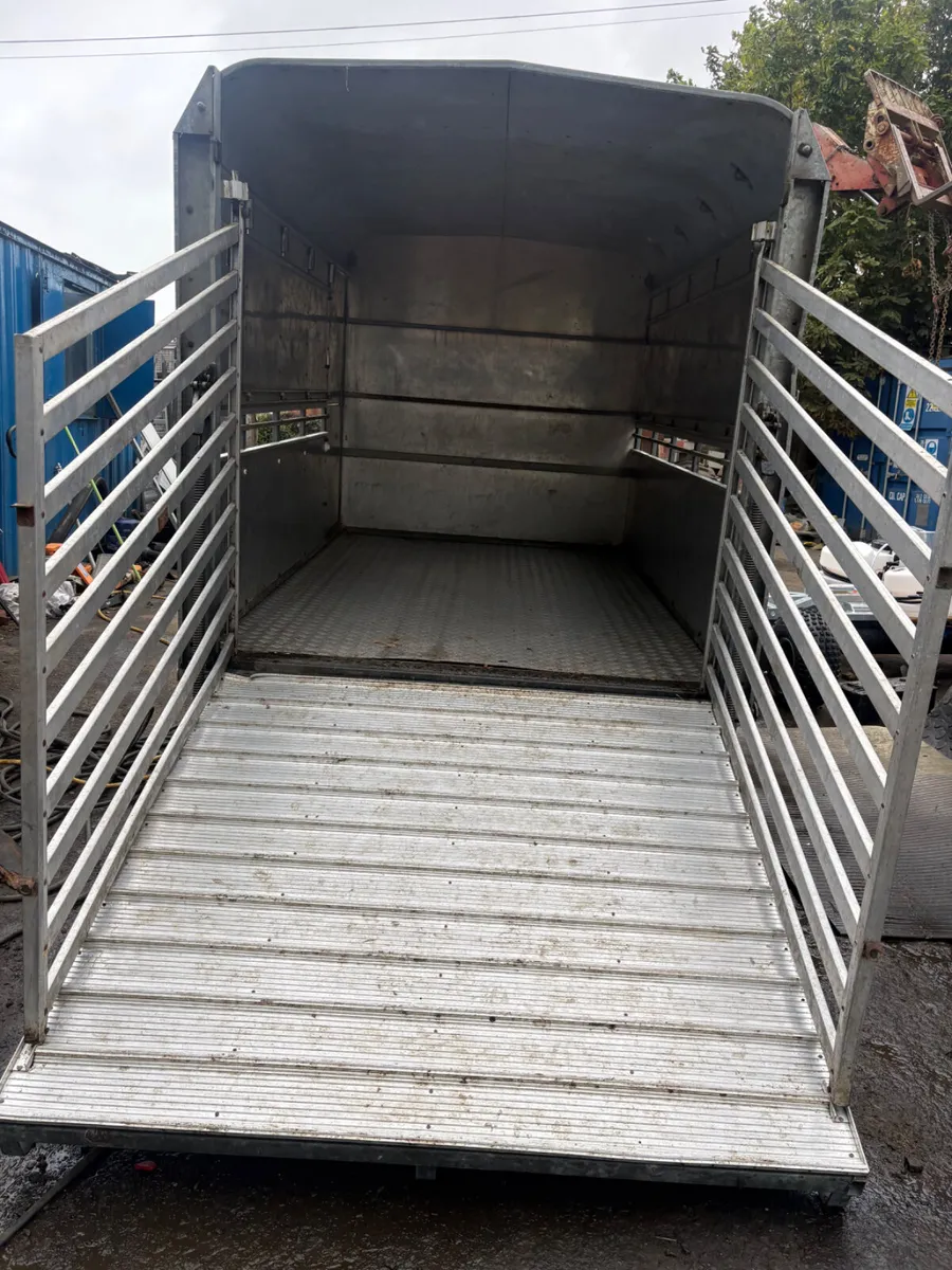 Ifor Williams 10ft dp cattle trailer - Image 2