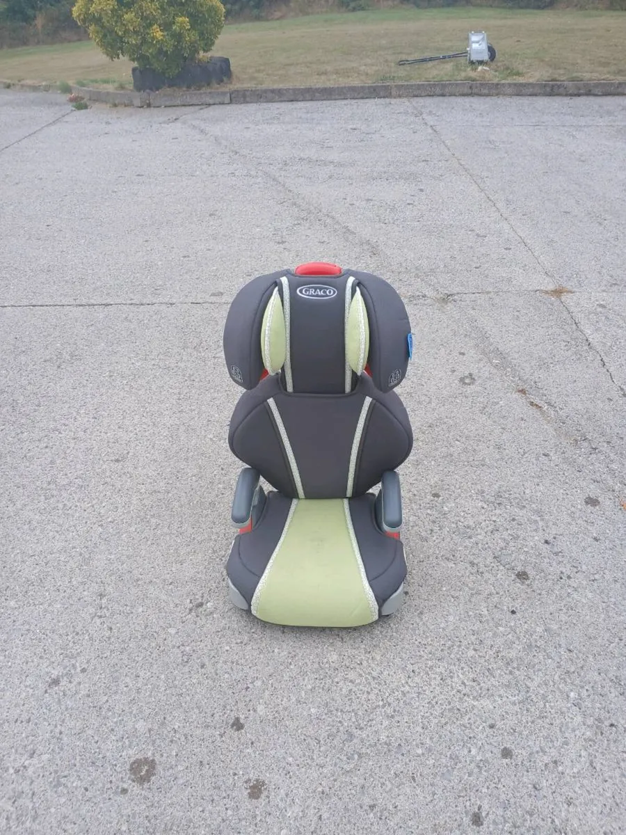 Booster seat w/back - Image 1