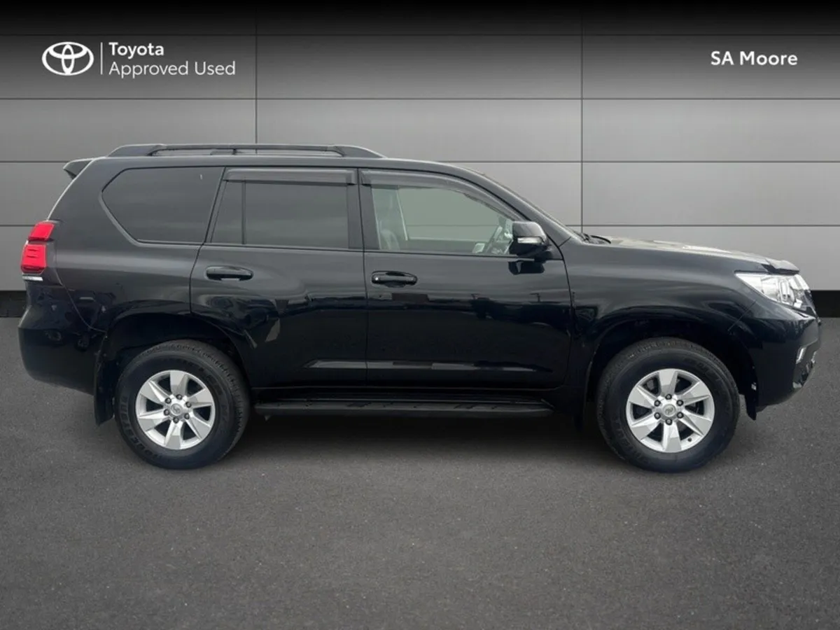 Toyota Land Cruiser LWB AUTO with VAT - Image 3