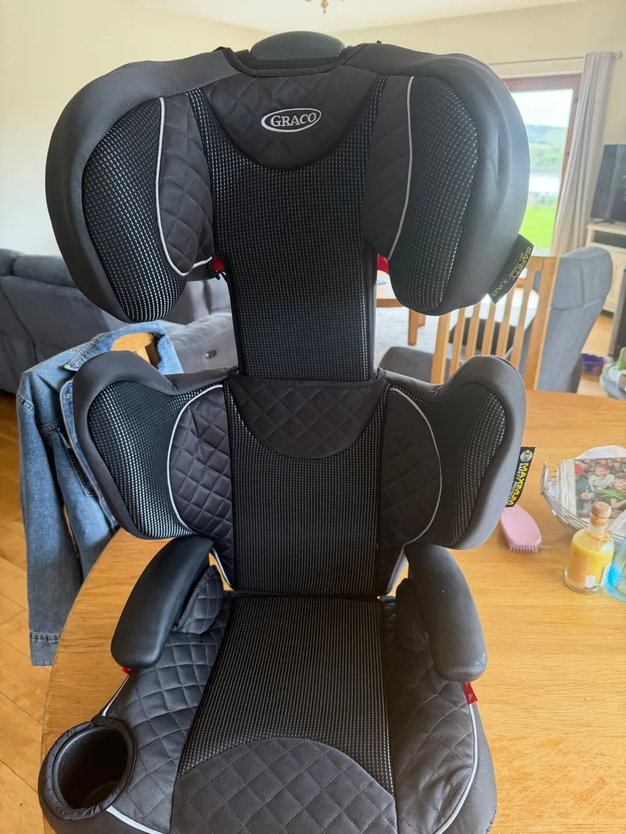 Graco car booster seat - Image 3