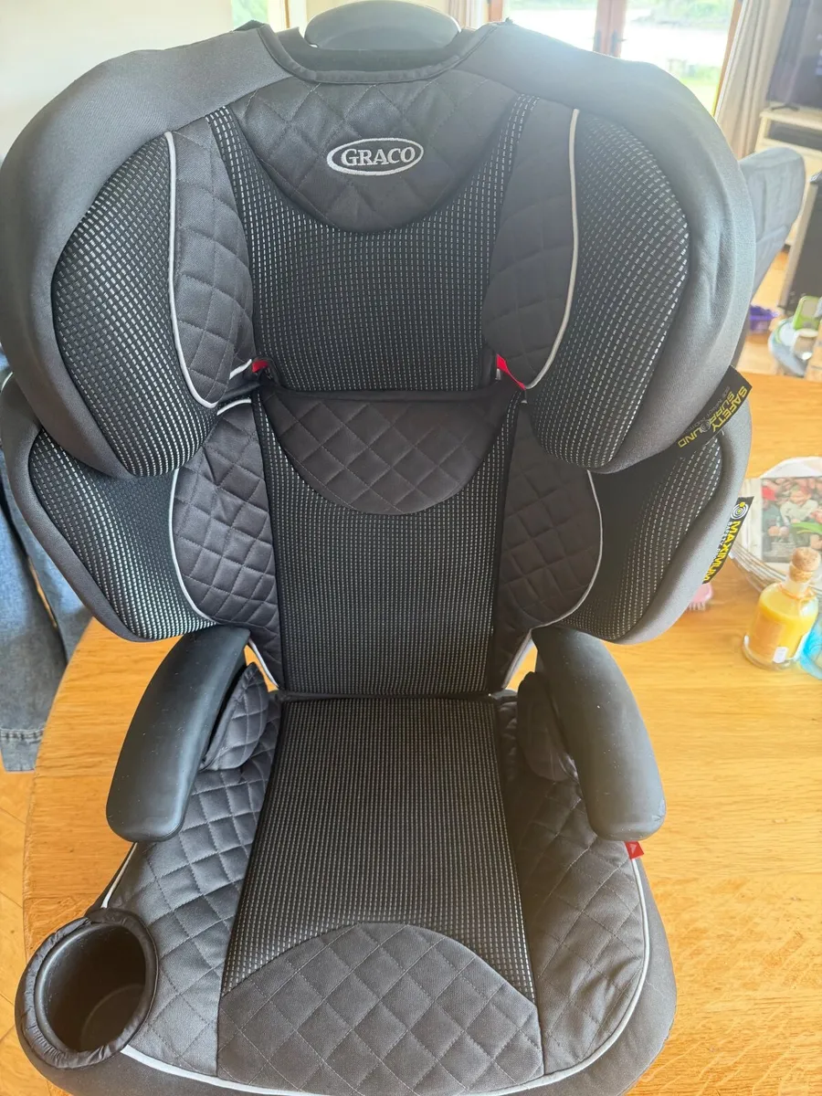 Graco car booster seat - Image 1