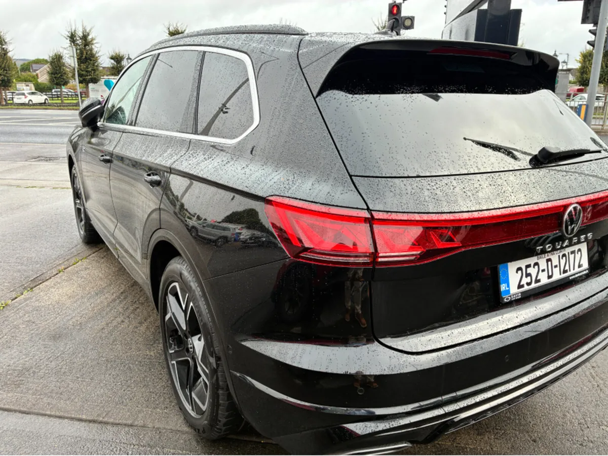 Volkswagen Touareg COMMERCIAL R-LINE 3.0TDI4M 231H - Image 4