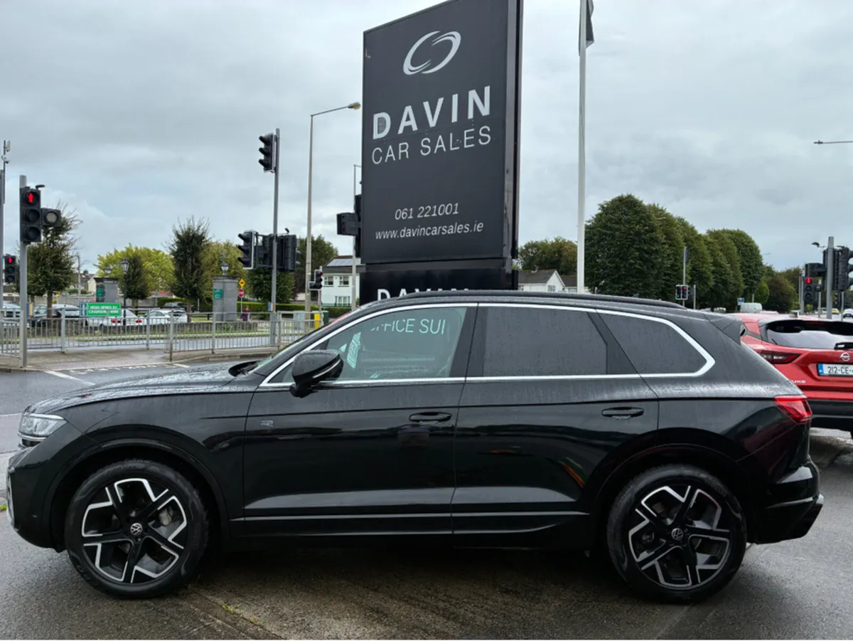 Volkswagen Touareg COMMERCIAL R-LINE 3.0TDI4M 231H - Image 3