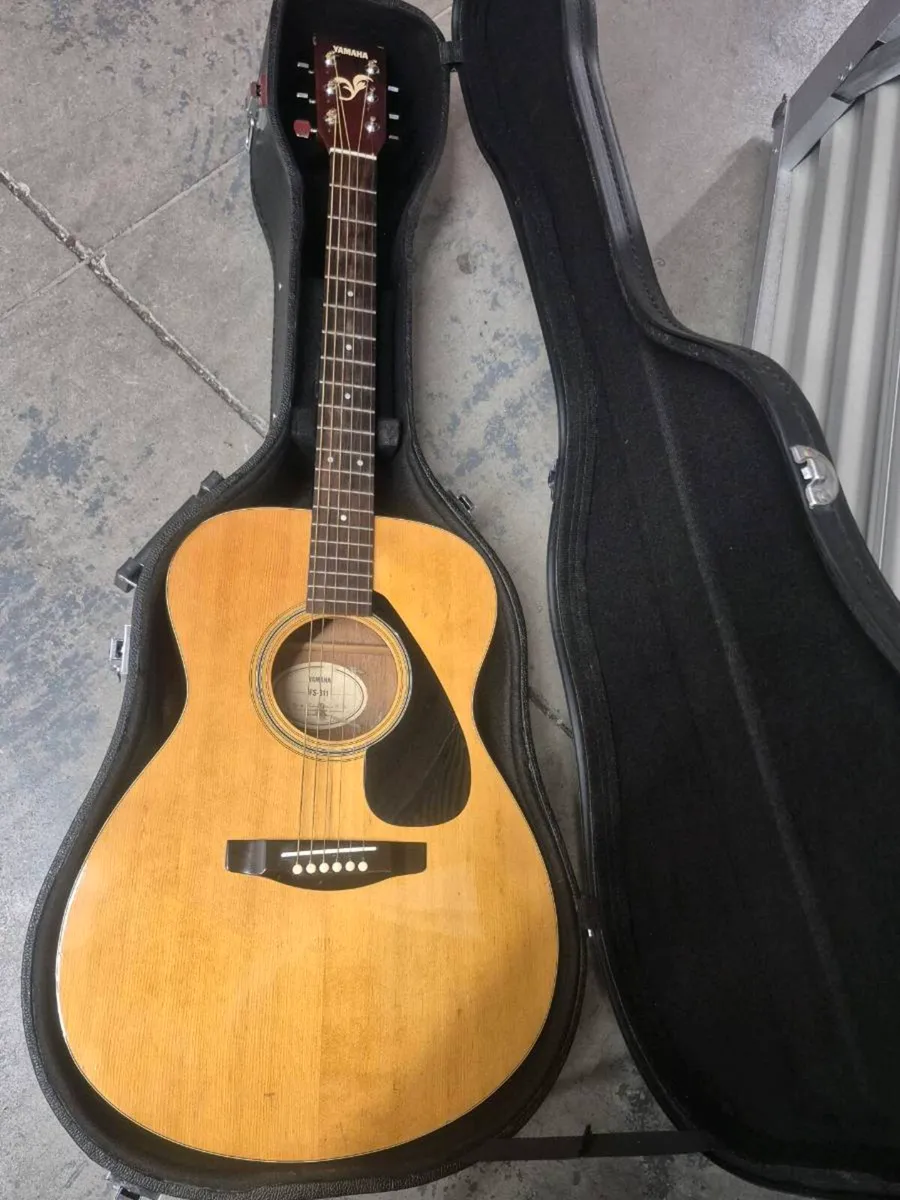 Yamaha FS311 Dreadnought Acoustic Guitar - Image 4