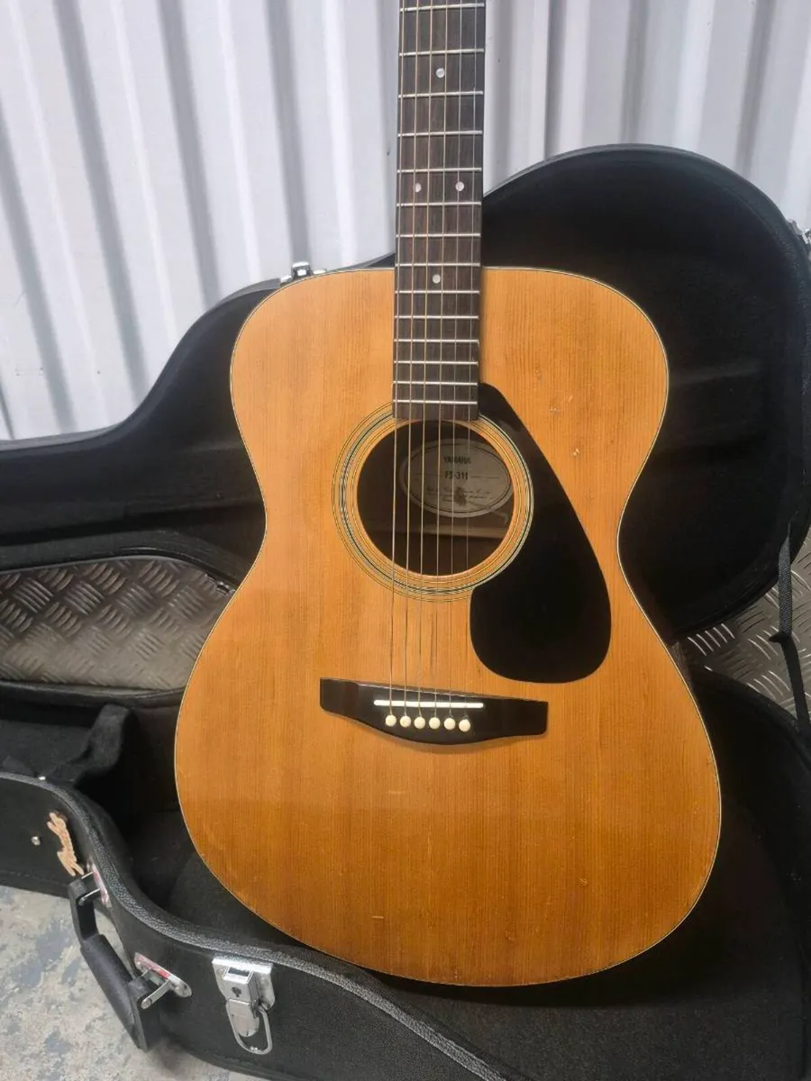 Yamaha FS311 Dreadnought Acoustic Guitar - Image 2