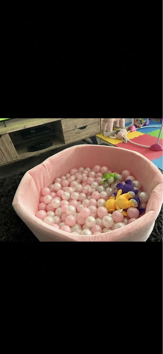 Play Factory Foam Ball Pit with 150 Balls Pink - Image 1