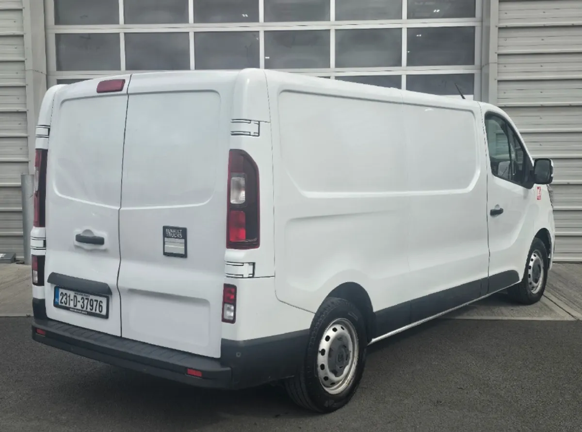 Renault Trafic Red Edition L2H1 130BHP - Image 3