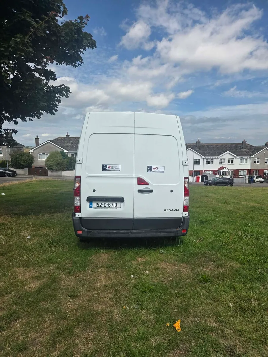 Renault master camper on book - Image 2