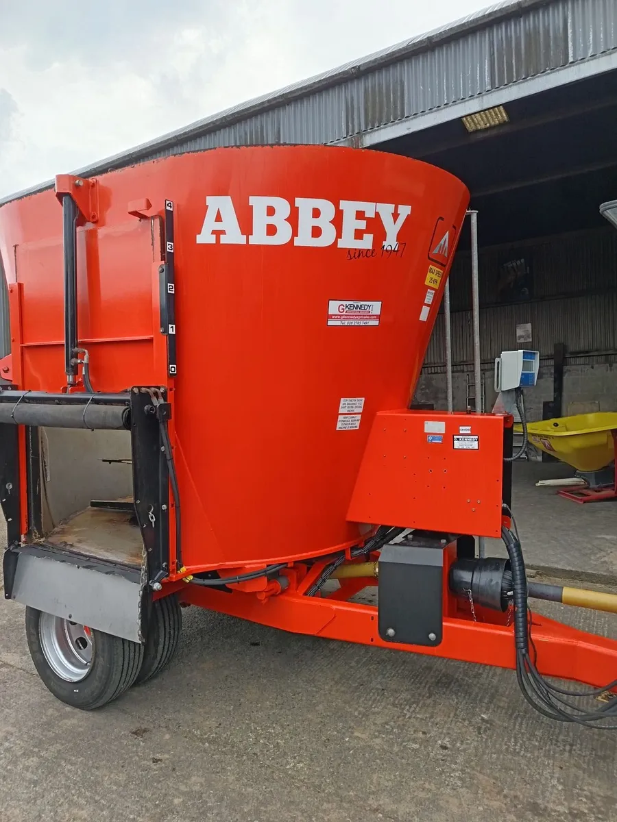 Abbey tub feeder - Image 2
