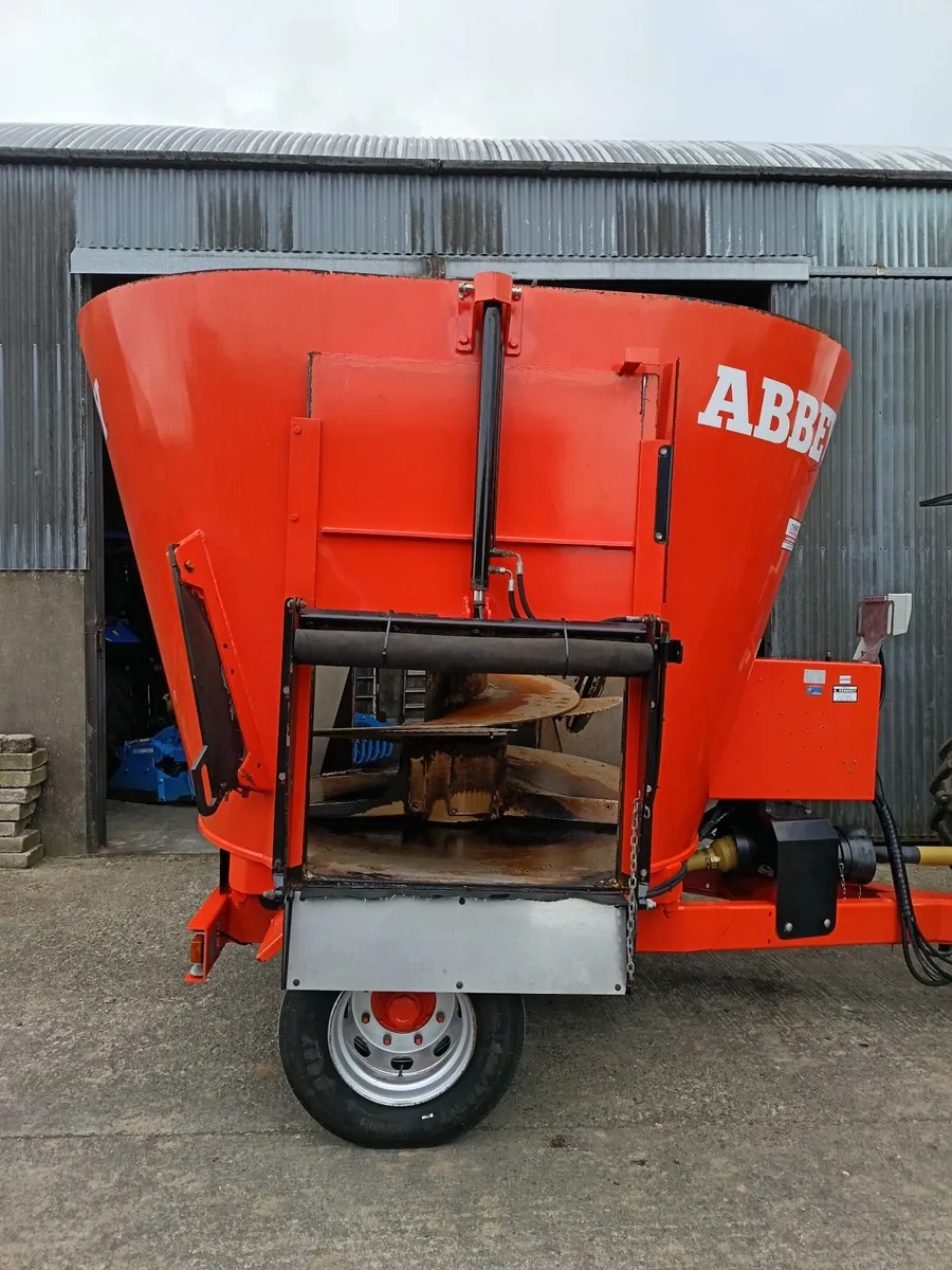Abbey tub feeder - Image 3