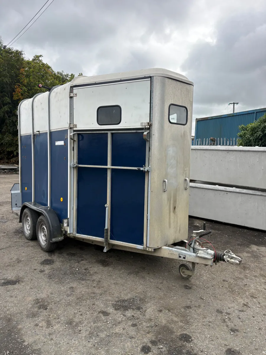 Ifor Williams 510 horse box - Image 1