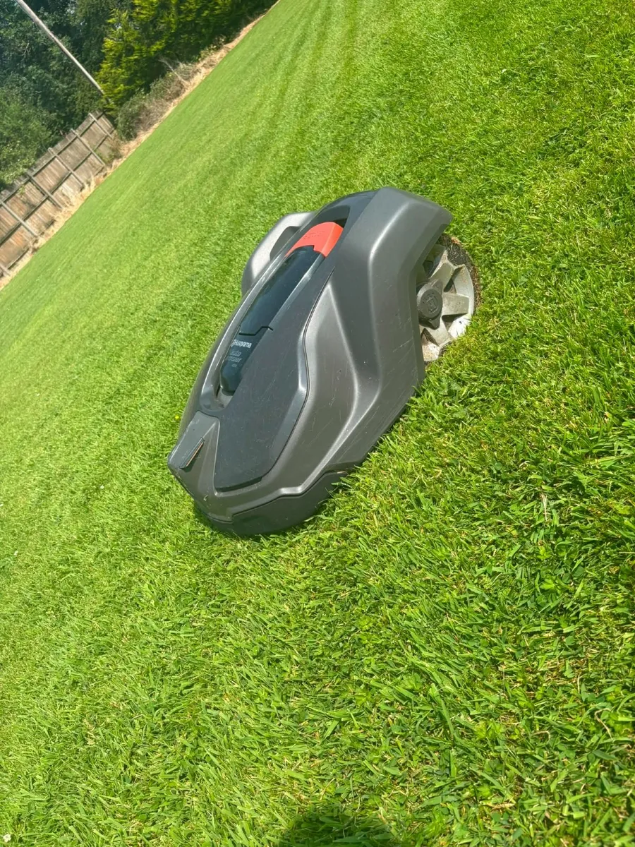 Husqvarna  Lawnmower 430 x - Image 1