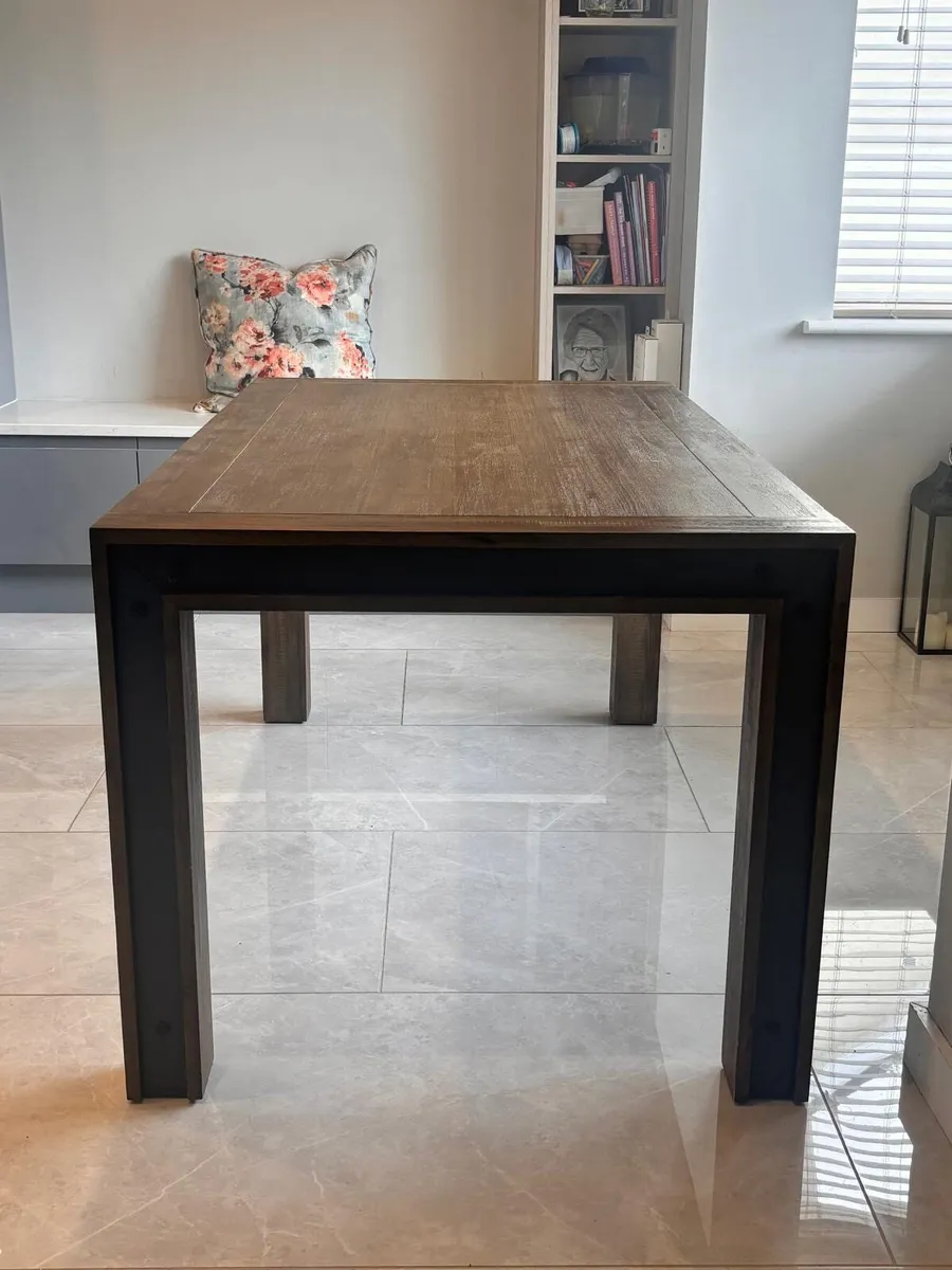 Dining table - Image 3