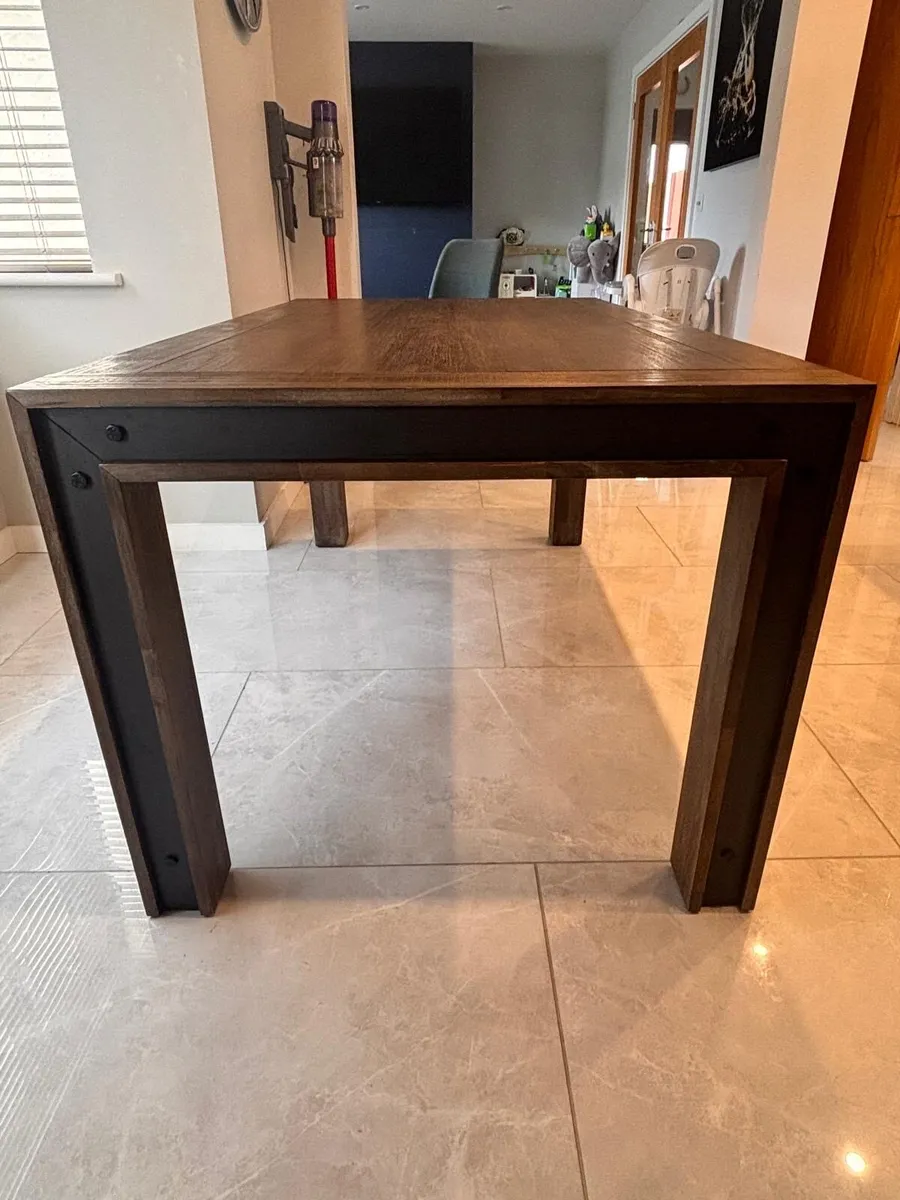 Dining table - Image 4