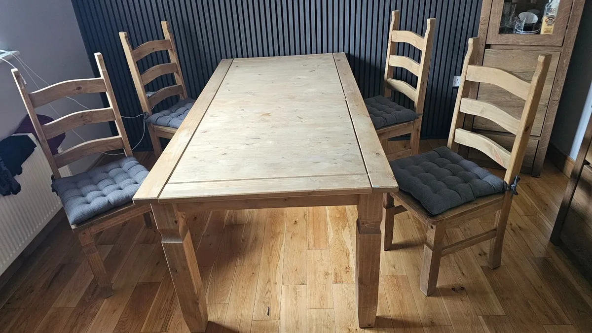 Large table and chairs - Image 2