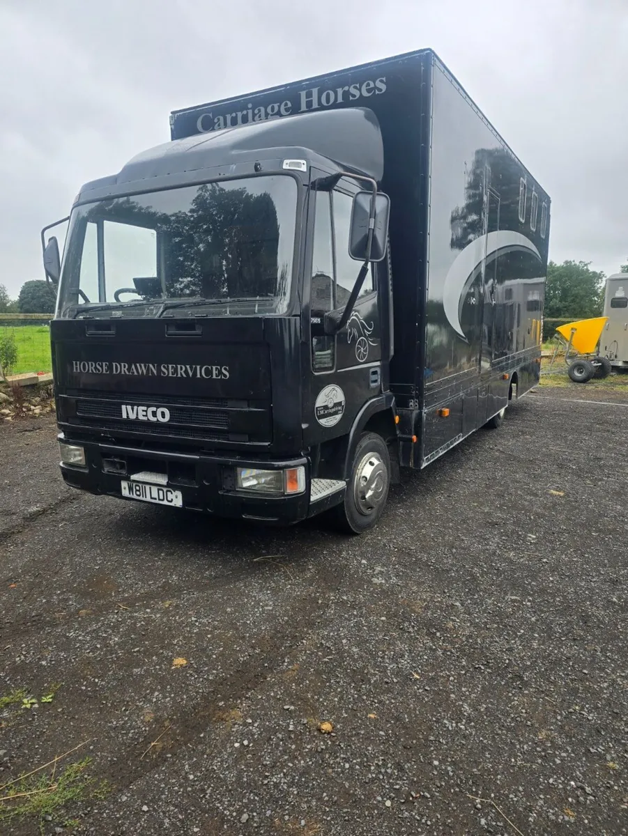 💥💥  7.5 ton Horsebox 2000 Iveco, tilt cab 💥💥 - Image 2