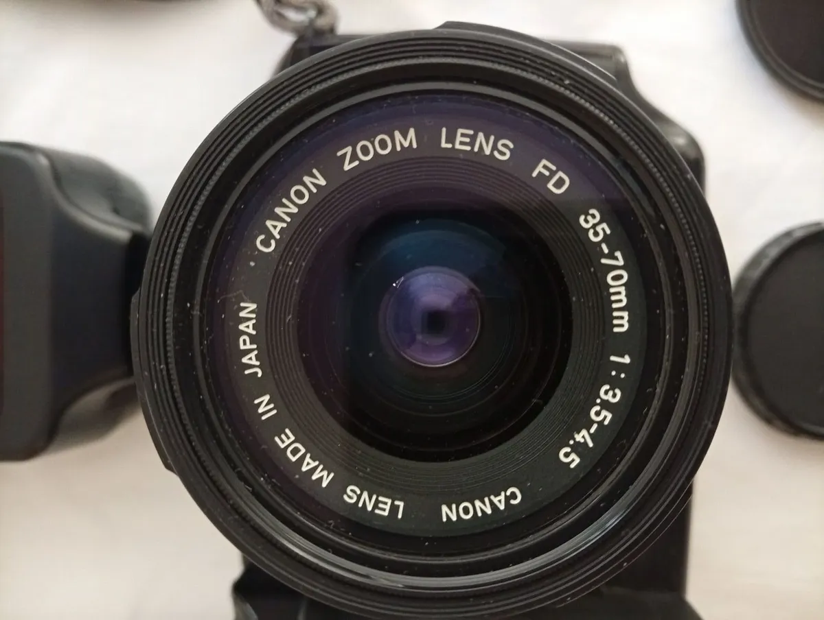 Canon  T90 SLR  Film Camera - Image 4