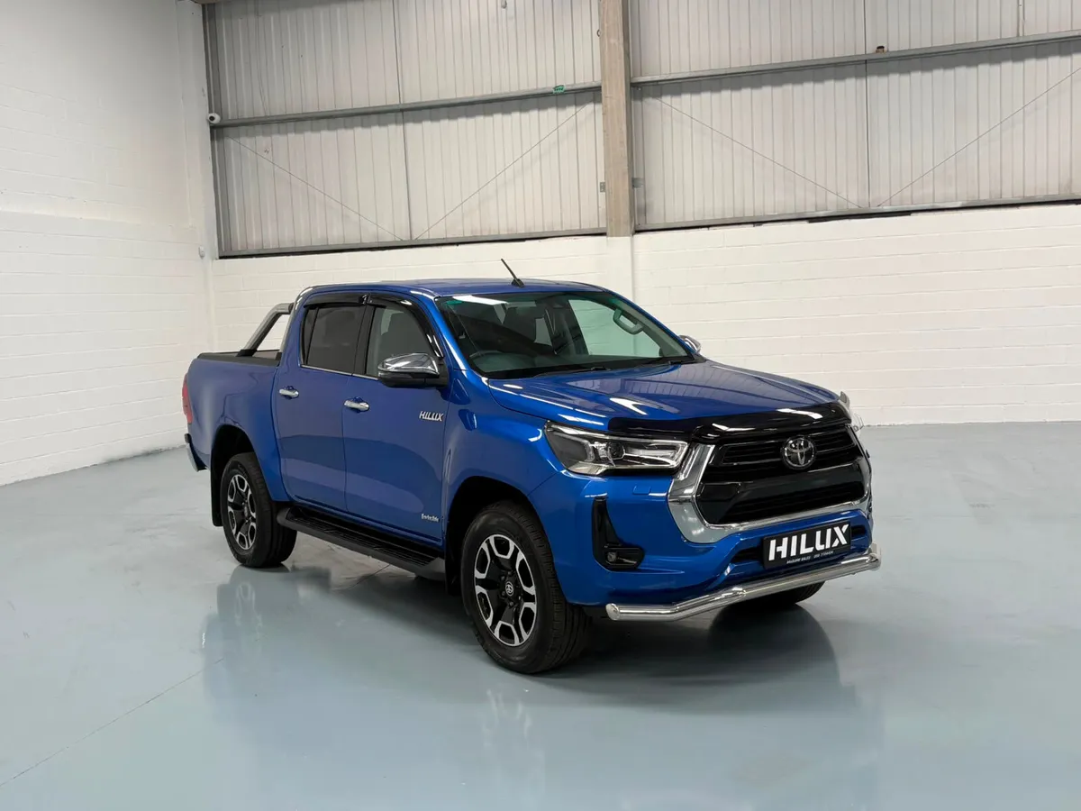2021 Toyota Hilux Invincible 2.8 Auto - Image 2