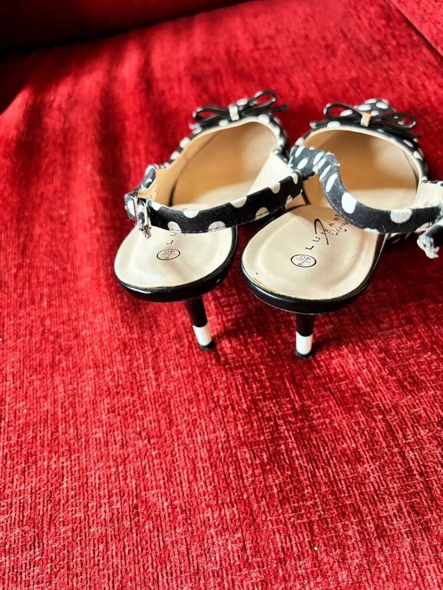 Ladies high heel shoes - Image 2