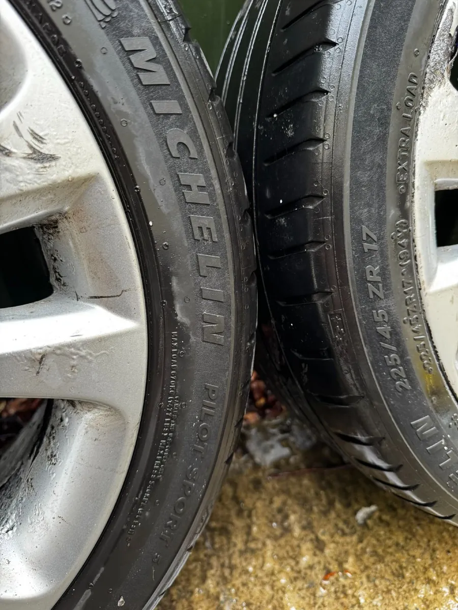 Genuine 17" Škoda Alloys + Michelin Pilot Sport 5s - Image 3