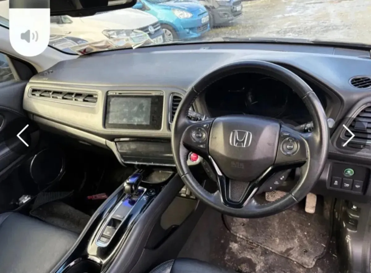 141 Honda Vezel 1.5 Hybrid no damage drive away - Image 4