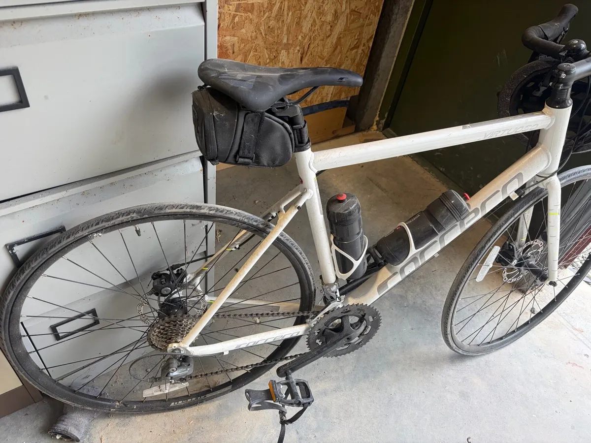 Carrera Virtuoso Road Bike + Helmet & Accessories - Image 2