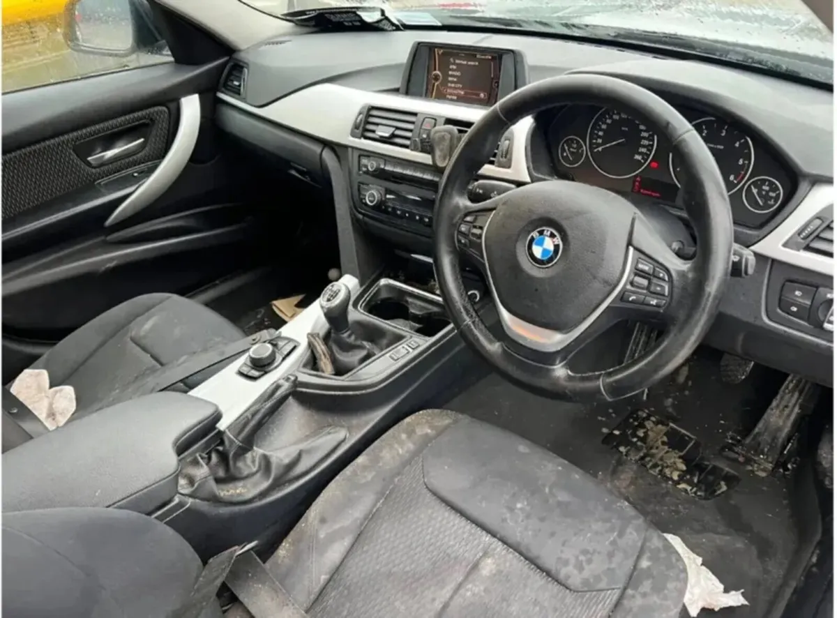 2012 Bmw 3-Series 2.0 Diesel driving - Image 4
