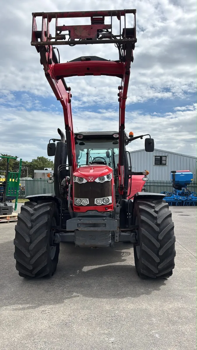 2015 Massey Ferguson 7618 with Loader - Image 2