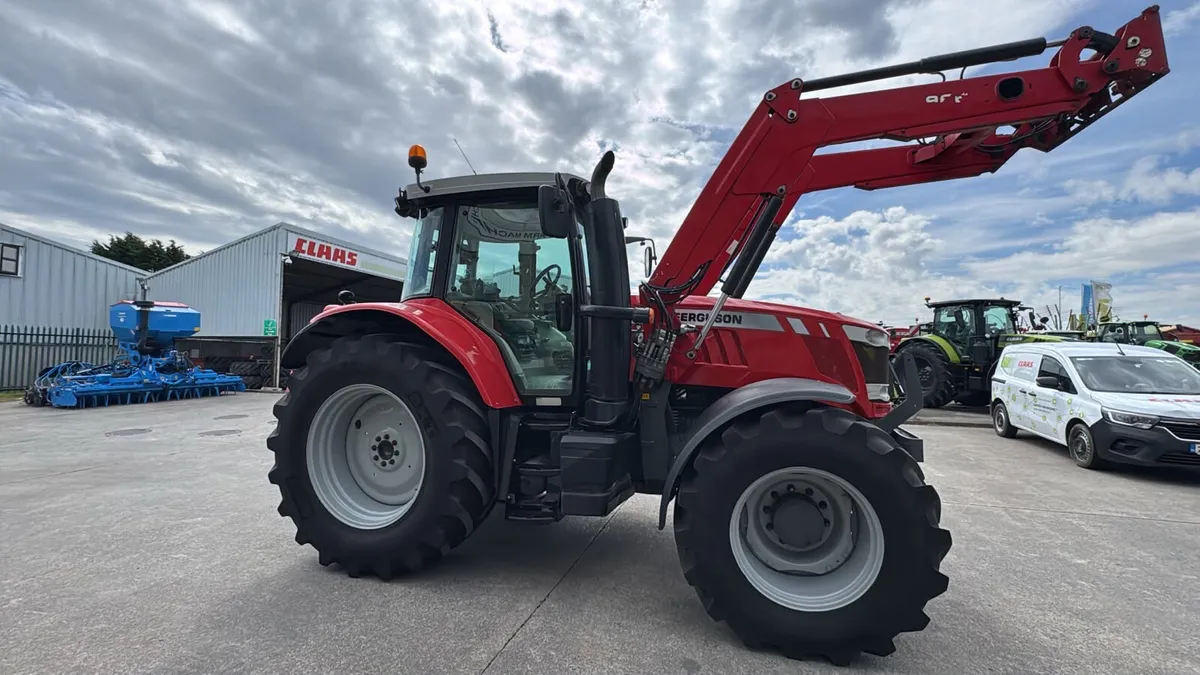 2015 Massey Ferguson 7618 with Loader - Image 3